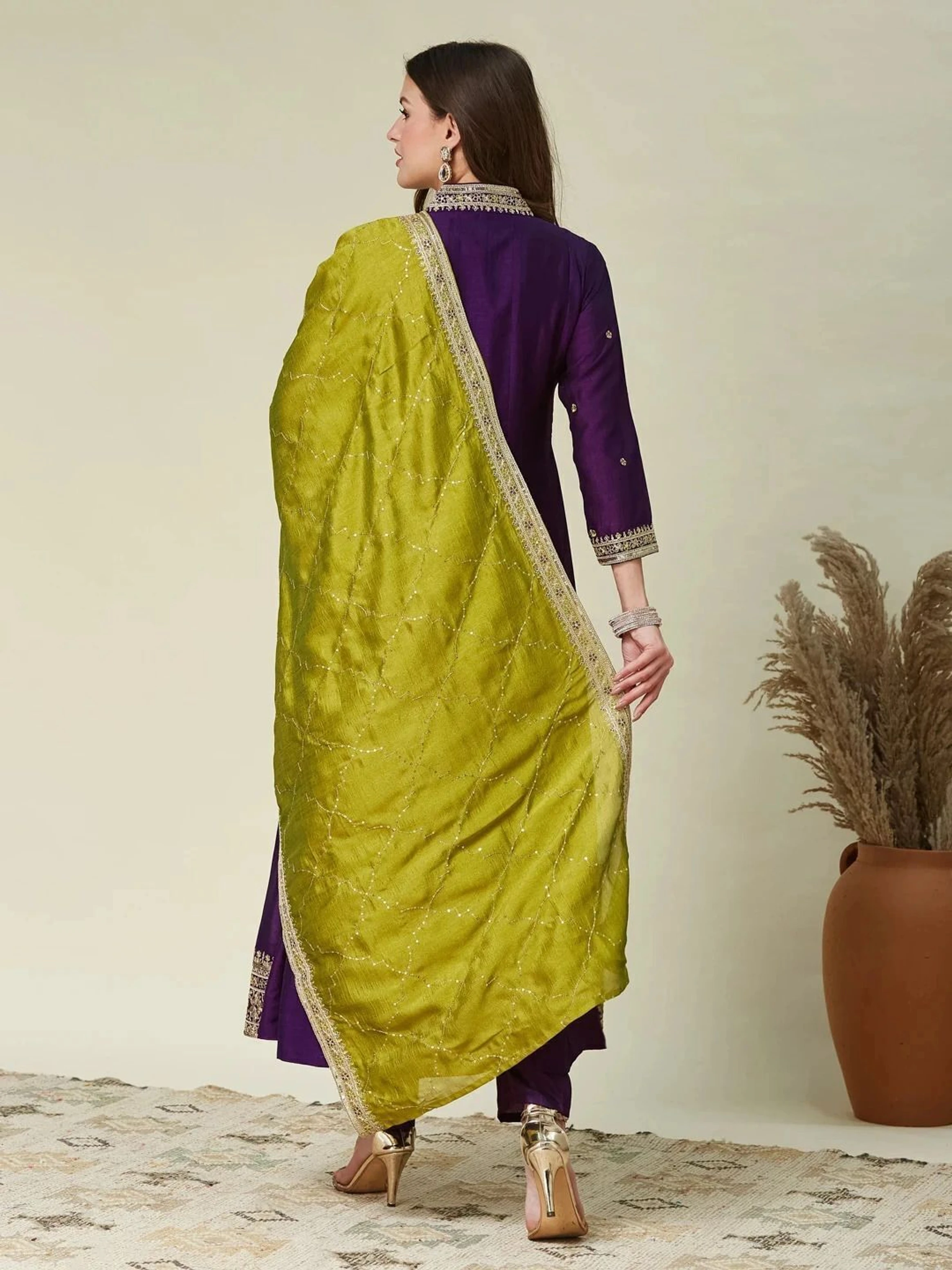 Women Silk Blend Kurta Pant Dupatta p1